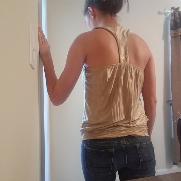 IZ Byer California Silky Gold top - Picture 2 of 6